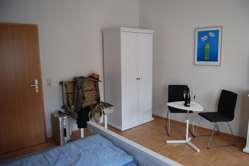 ארפורט B2-Ferienwohnung חדר תמונה